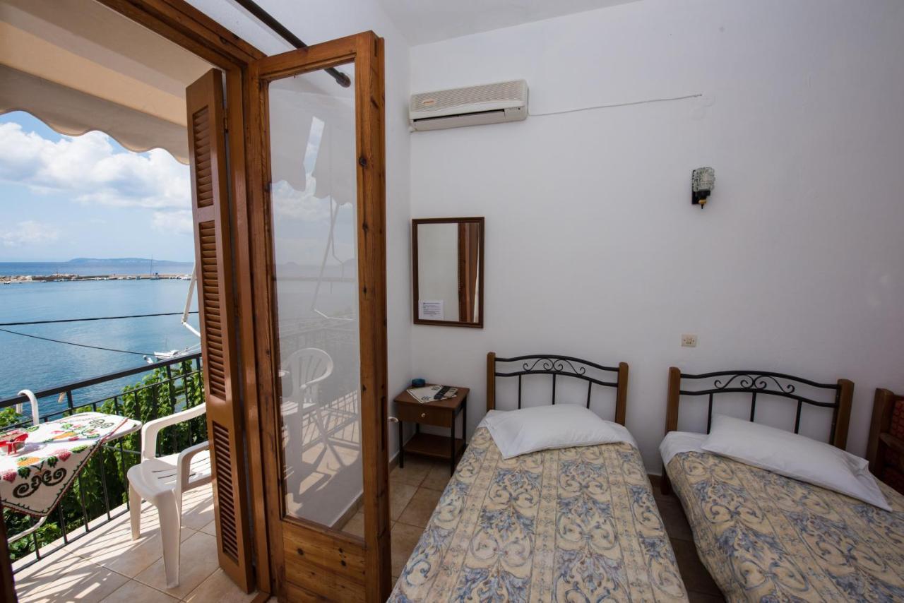 Orfanos Loutraki Rooms Eksteriør bilde