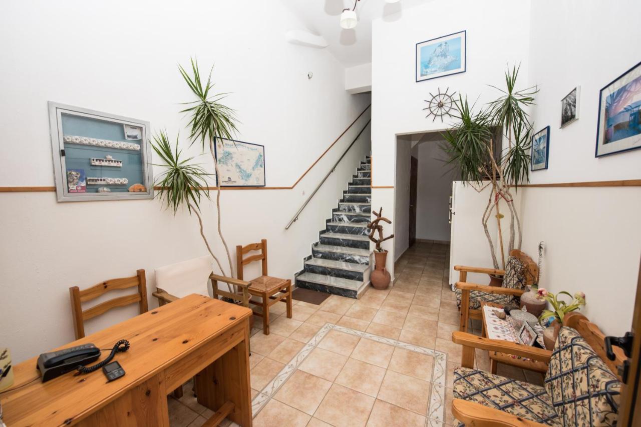 Orfanos Loutraki Rooms Eksteriør bilde