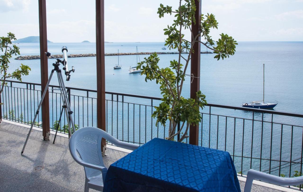 Orfanos Loutraki Rooms Eksteriør bilde